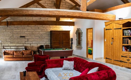 Sale Of Equestrian Estate Aimargues, 260m² 6 Rooms 1,050,000€ With Swimming Pool