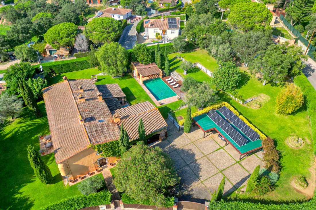 Finca in Santa Cristina d'Aro, Catalonia, Spain 2 - 14940086