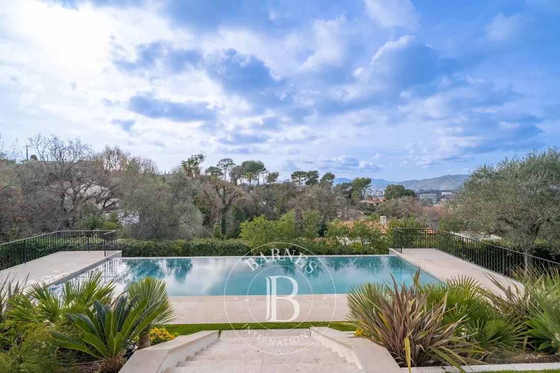 Villa in Cannes, Provence-Alpes-Côte d'Azur, France 2 - 17011282