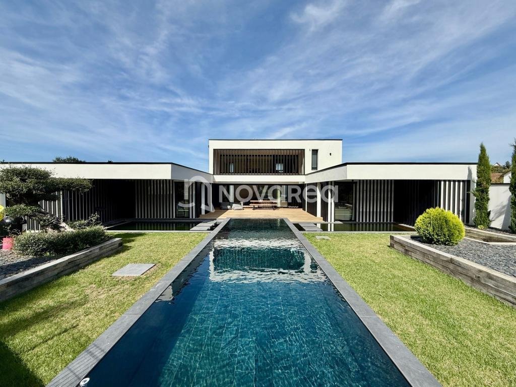 House in Pau, Nouvelle-Aquitaine, France 1 - 17010416