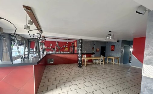Château 1330 M² Sur 13 Ha Proximité Nimes
