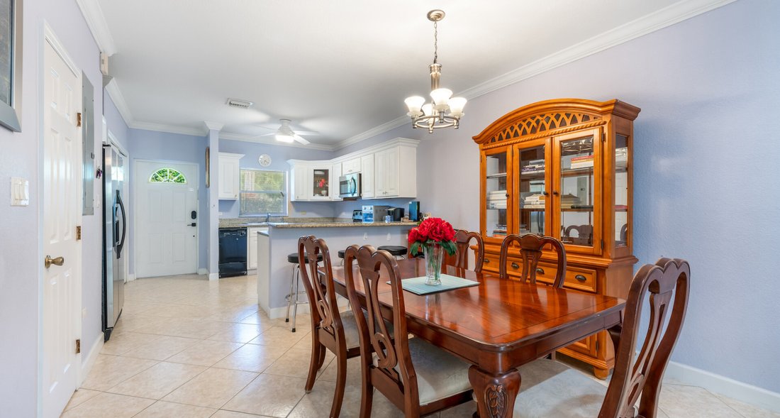 Apartment in George Town, George Town, Cayman Islands 4 - 16948167