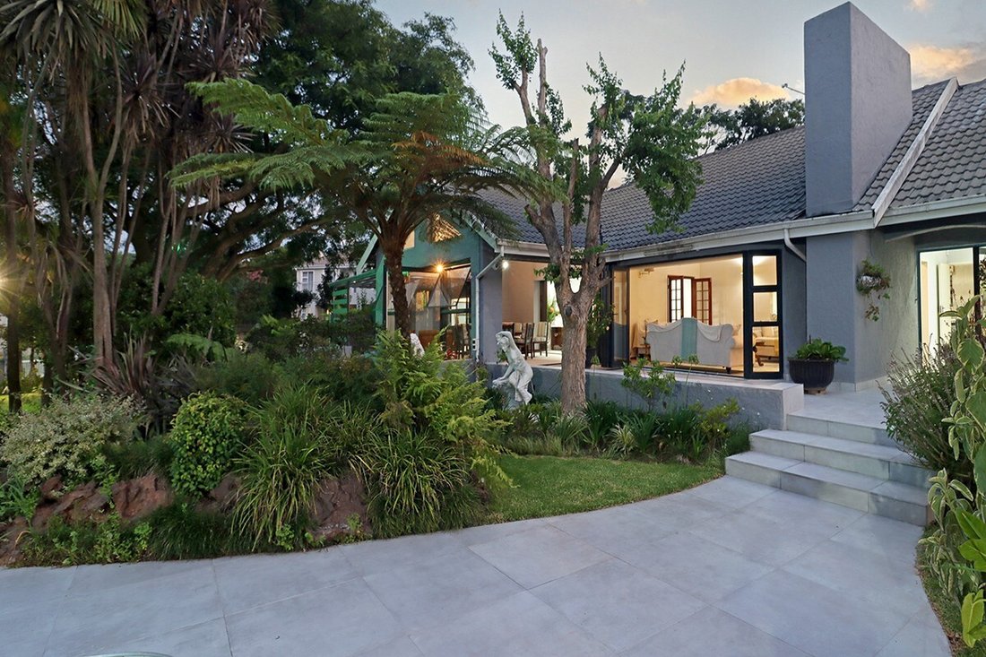 House in Bryanston, Gauteng, South Africa 3 - 17012061