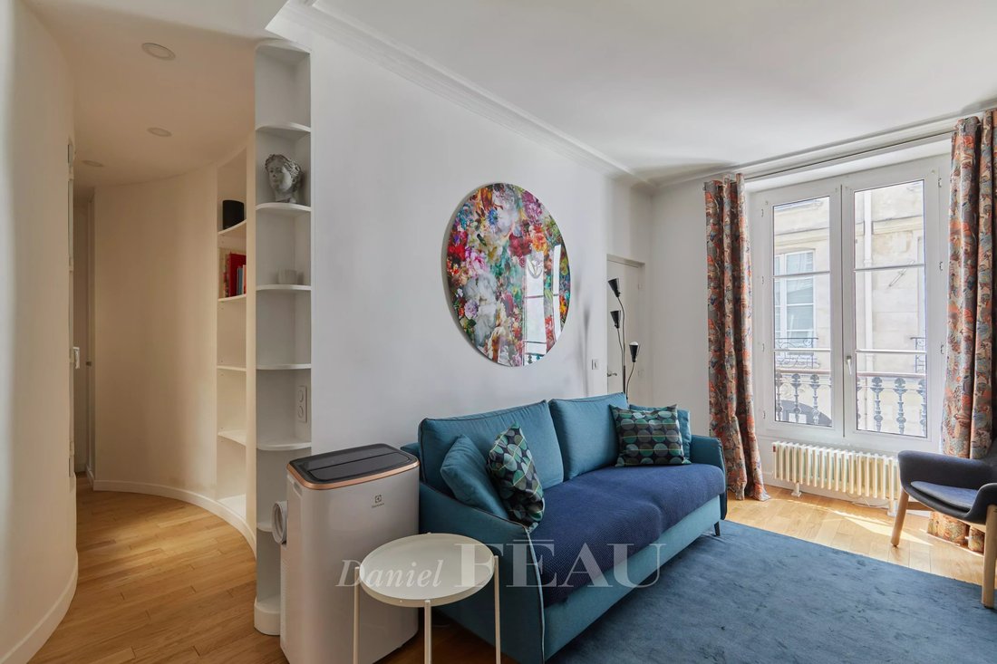 Apartment in Monnaie, Paris 6e Arrondissement, Paris 4 - 17011267