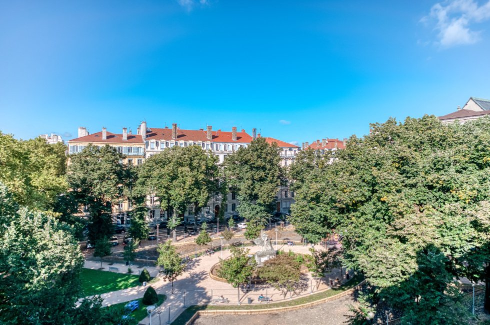 Apartment in Champvert-Point du Jour-Saint Irénée, Lyon 5e Arrondissement, Lyon 1 - 17010824