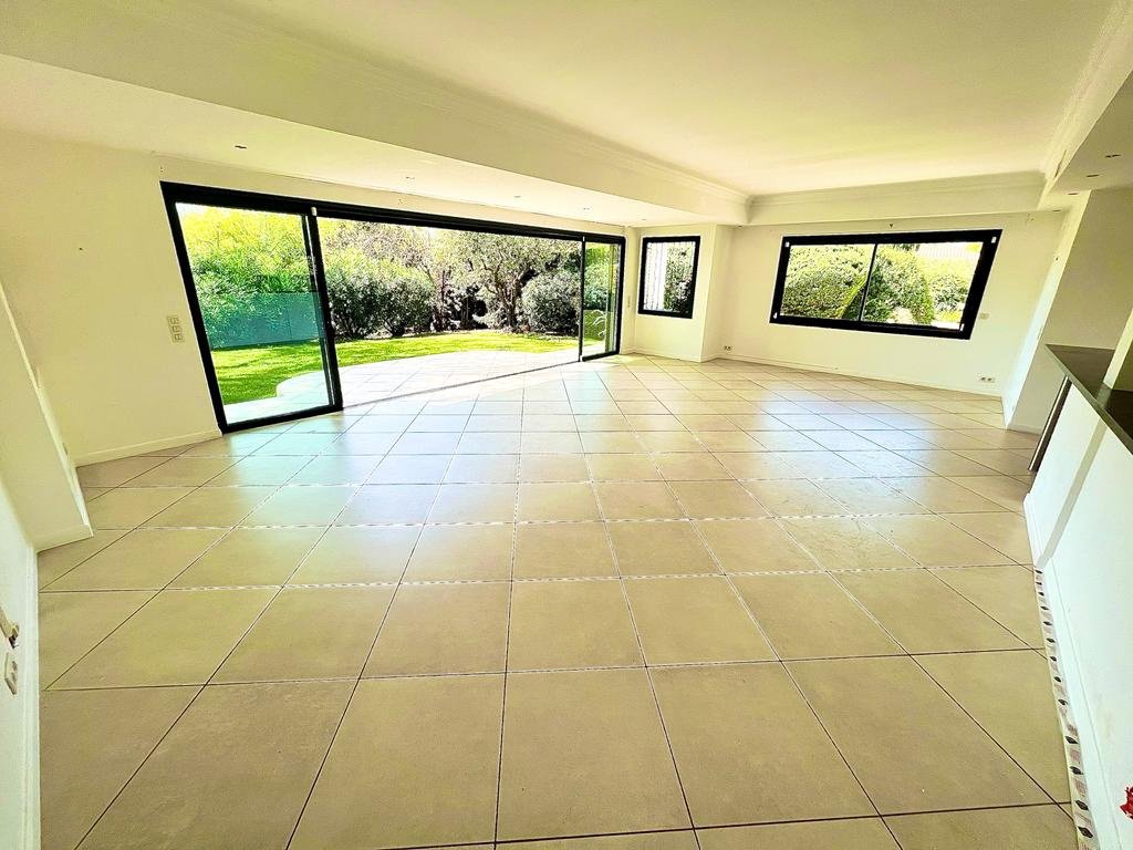 House in Mougins, Provence-Alpes-Côte d'Azur, France 4 - 17012862