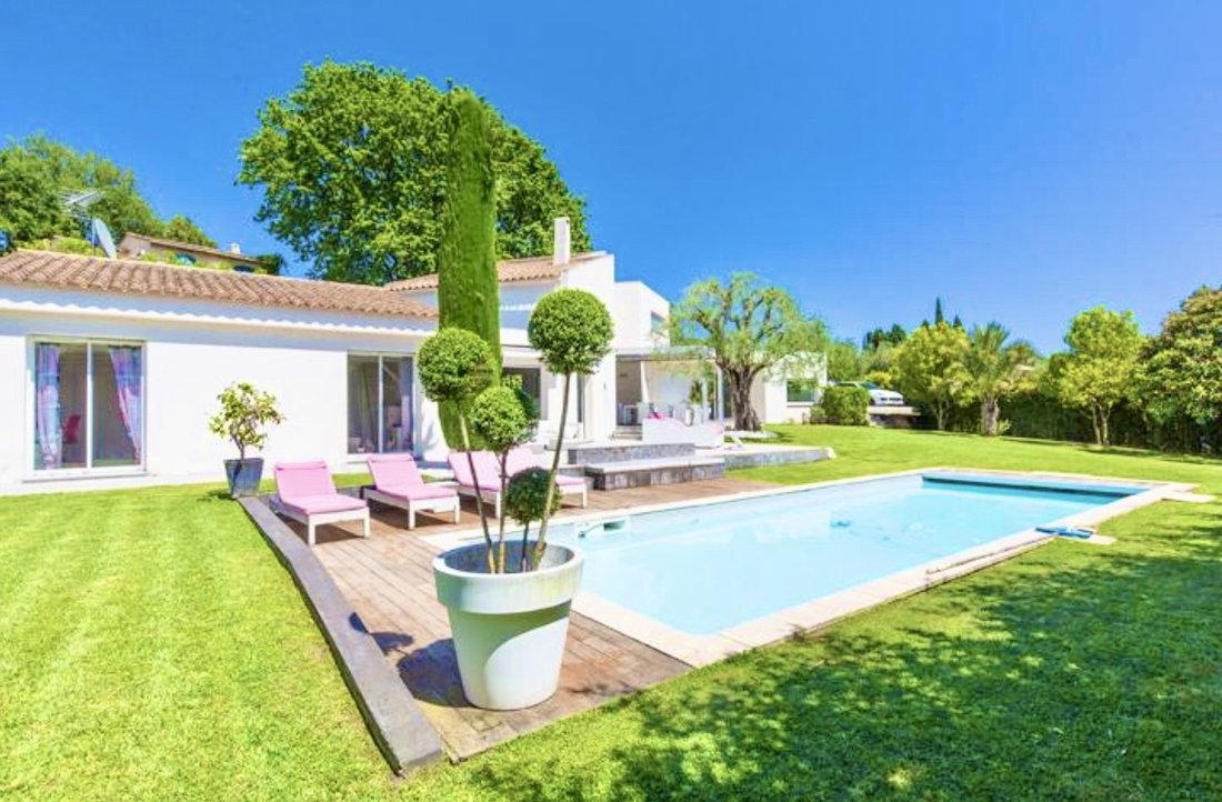 Villa in Mougins, Provence-Alpes-Côte d'Azur, France 1 - 17013187