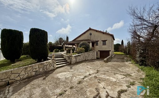 House in Pomerols, Occitania, France 1