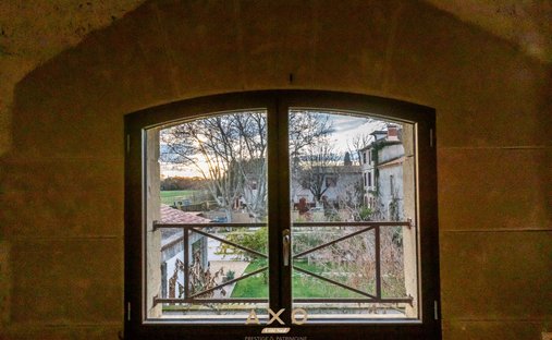 Sale Of Equestrian Estate Aimargues, 260m² 6 Rooms 1,050,000€ With Swimming Pool