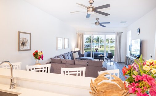 Condo in Treasure Cay, Central Abaco, The Bahamas 1