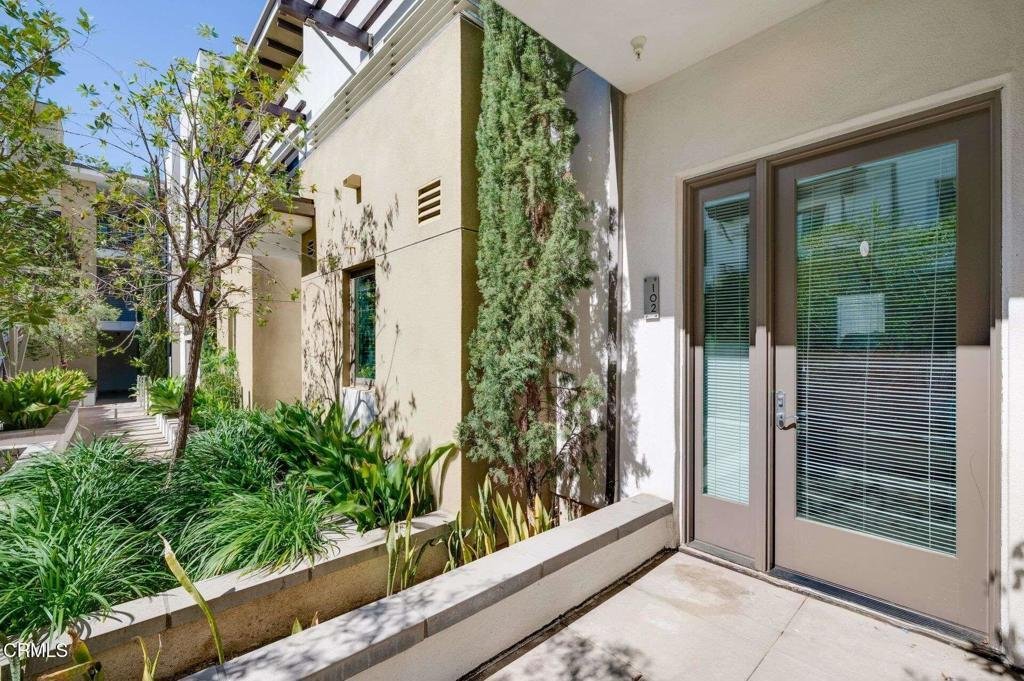 Condo in Altadena, California, United States 2 - 17015465