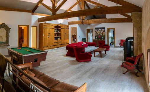 Sale Of Equestrian Estate Aimargues, 260m² 6 Rooms 1,050,000€ With Swimming Pool