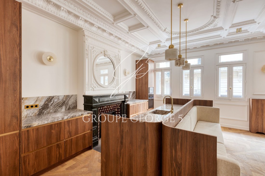 Apartment in Triangle d'Or, Paris 8e Arrondissement, Paris 4 - 17015224