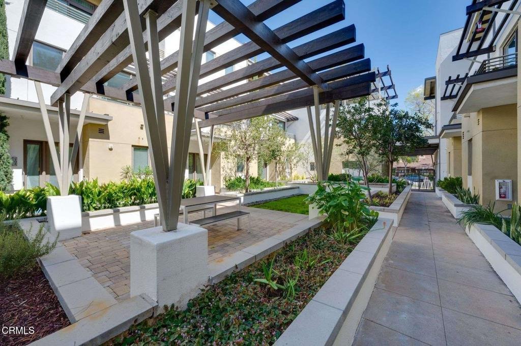 Condo in Altadena, California, United States 4 - 17015465