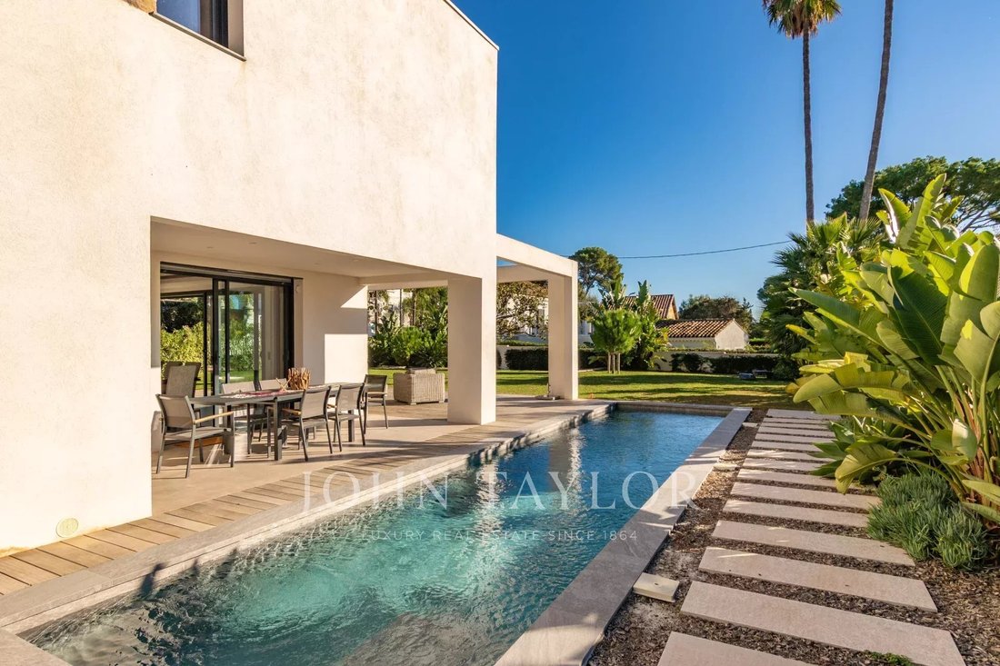 Villa in Antibes, Provence-Alpes-Côte d'Azur, France 4 - 16729928