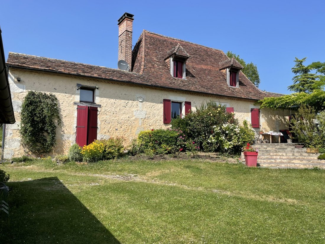 House in Saint-Pierre-de-Chignac, Nouvelle-Aquitaine, France 1 - 17016752
