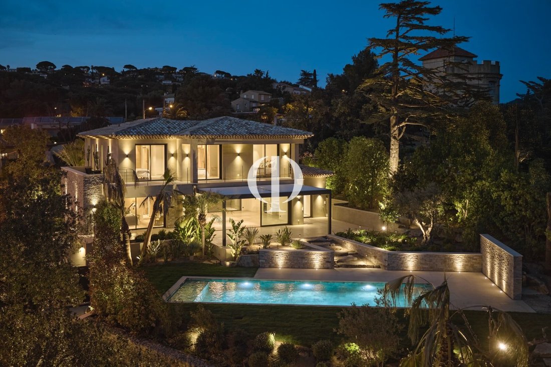 Villa in Nartelle-Noyer-Bellevue-bd des Sardinaux, Sainte-Maxime, France 1 - 17010638