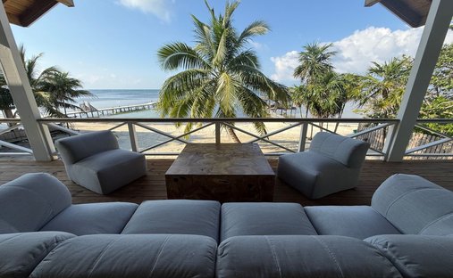 House in Politilly Bight, Bay Islands Department, Honduras 1