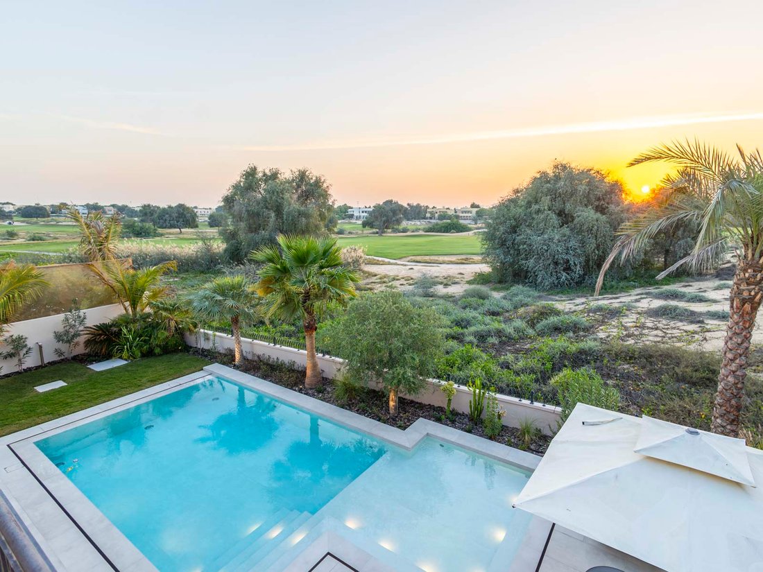 Villa in United Arab Emirates 3 - 17009877