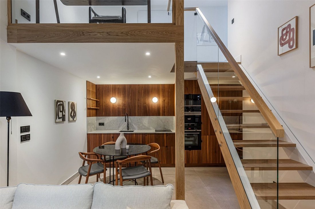 Chalet in Barrio Salamanca, Madrid, Spain 2 - 17015008