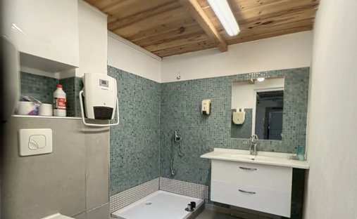 Château 1330 M² Sur 13 Ha Proximité Nimes