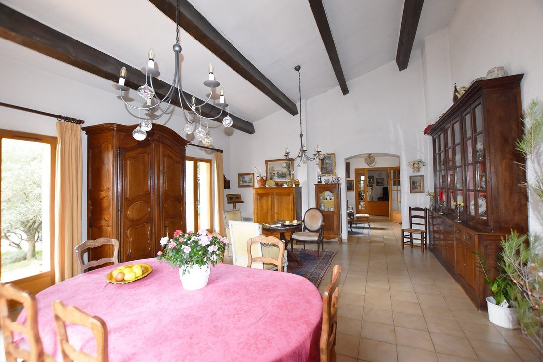 Villa in Tavel, Occitania, France 2 - 17016639