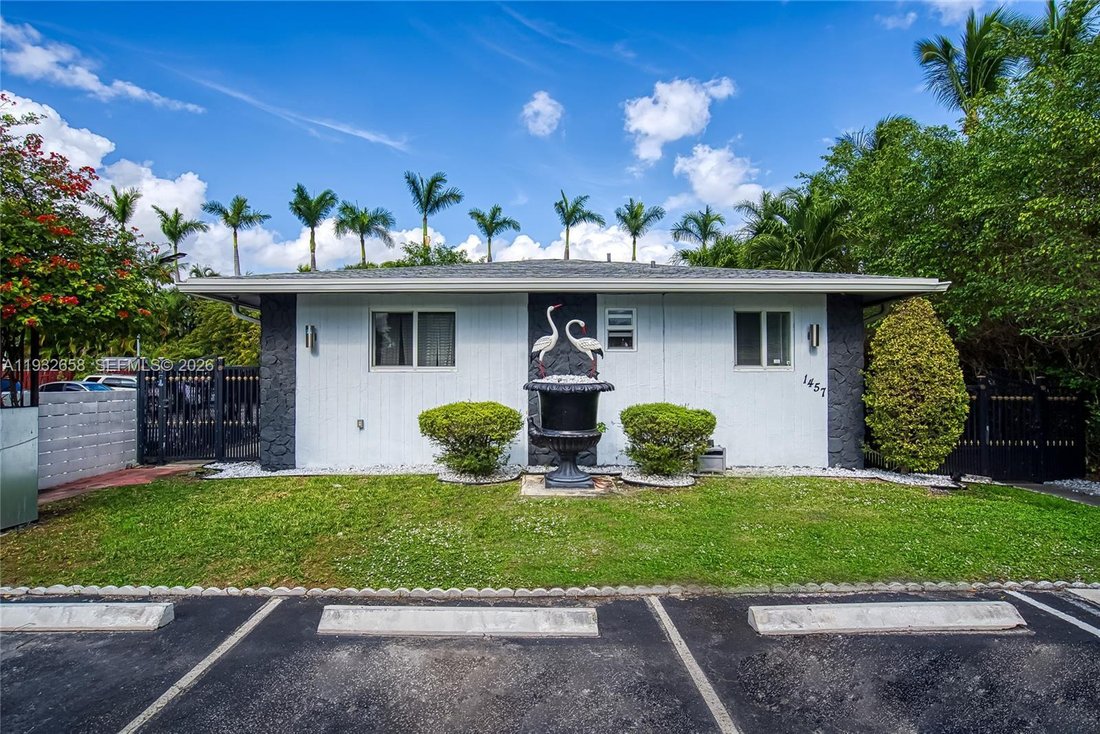 Hallandale Beach, Florida, United States 1 - 17014265