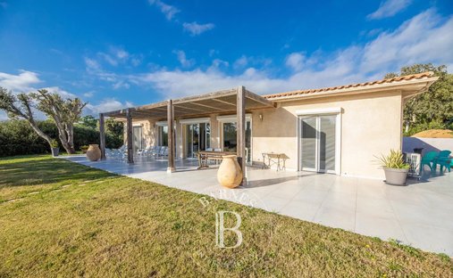 Villa in Lecci, Corsica, France 1