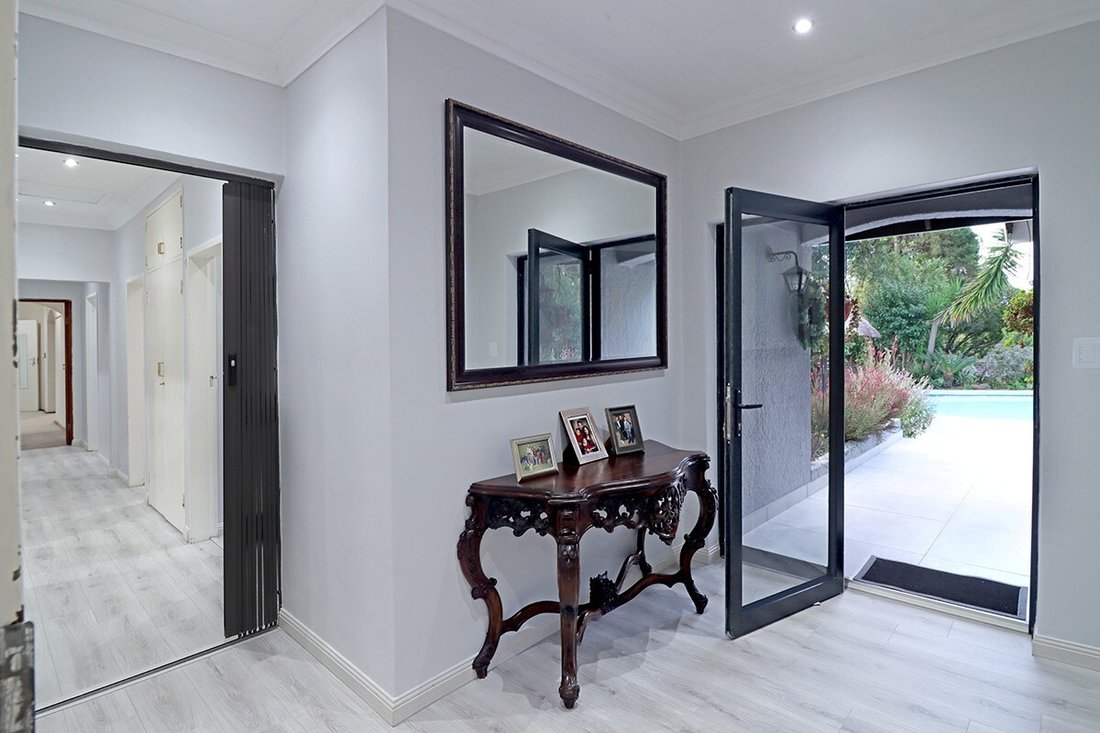 House in Bryanston, Gauteng, South Africa 4 - 17012061