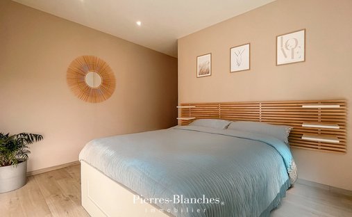 Château 1330 M² Sur 13 Ha Proximité Nimes