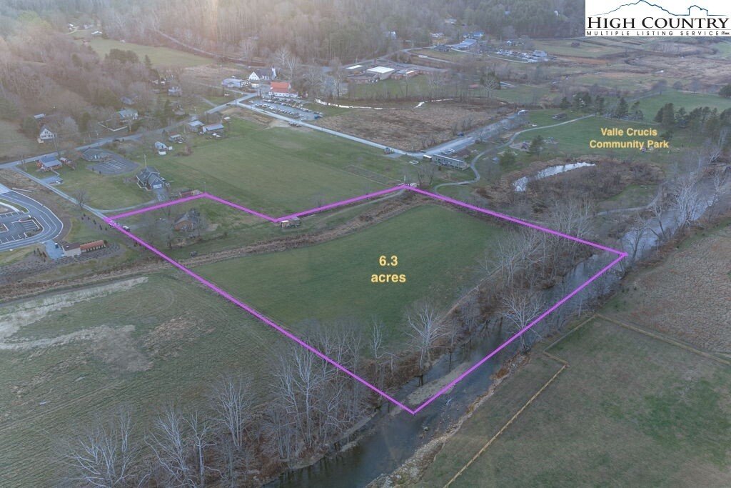 House in Sugar Grove, North Carolina, United States 3 - 17014154