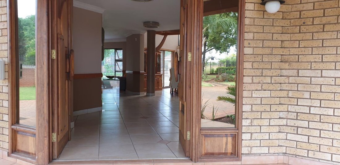 Estate in Sunderland Ridge AH, Gauteng, South Africa 3 - 17012050