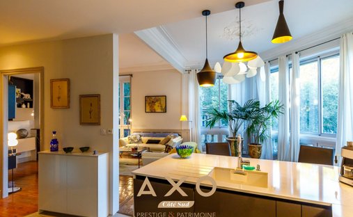 Château 1330 M² Sur 13 Ha Proximité Nimes