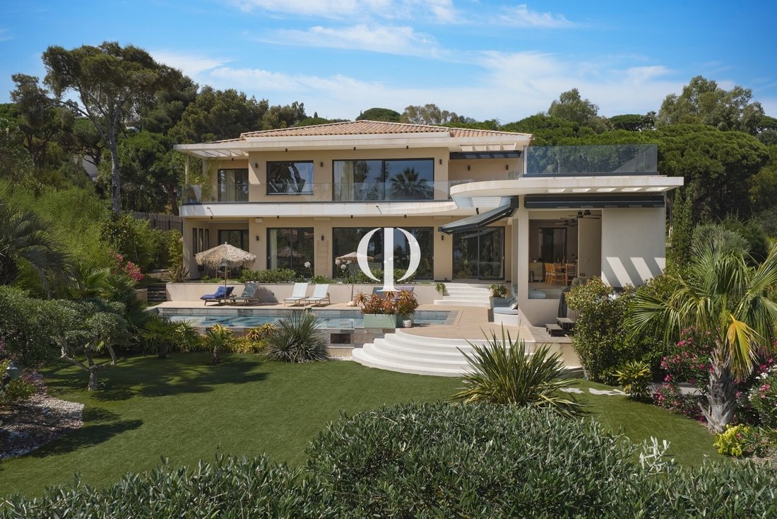 Villa in Nartelle-Noyer-Bellevue-bd des Sardinaux, Sainte-Maxime, France 1 - 17010598