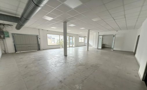 Château 1330 M² Sur 13 Ha Proximité Nimes