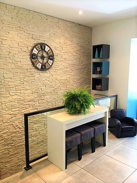 Broussailles, Cannes, France 1 - 17012709