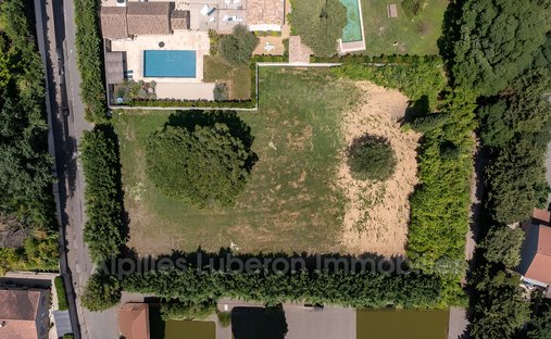Land in Saint-Rémy-de-Provence, Provence-Alpes-Côte d'Azur, France 1