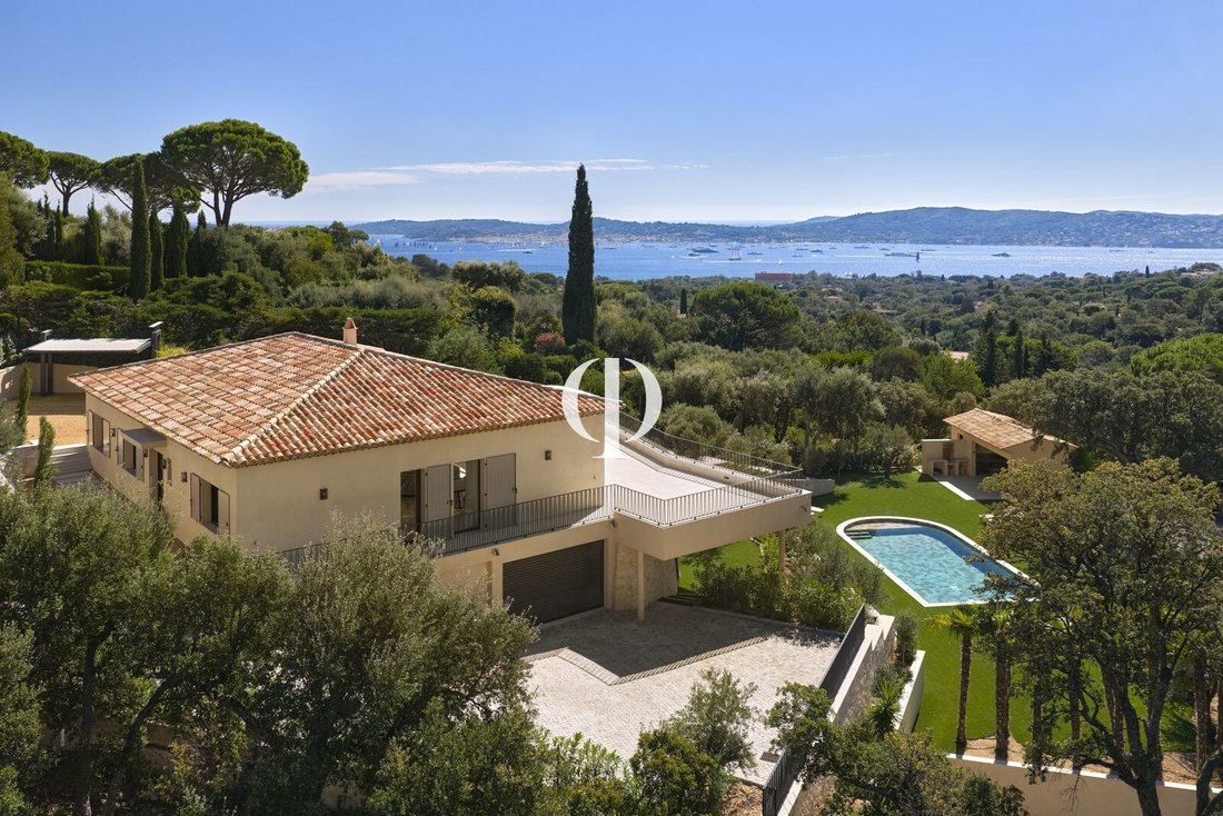 Villa in Grimaud, Provence-Alpes-Côte d'Azur, France 1 - 17010588