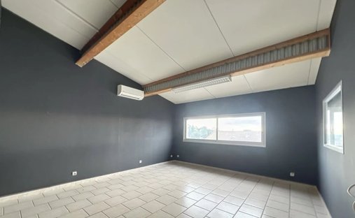 Château 1330 M² Sur 13 Ha Proximité Nimes