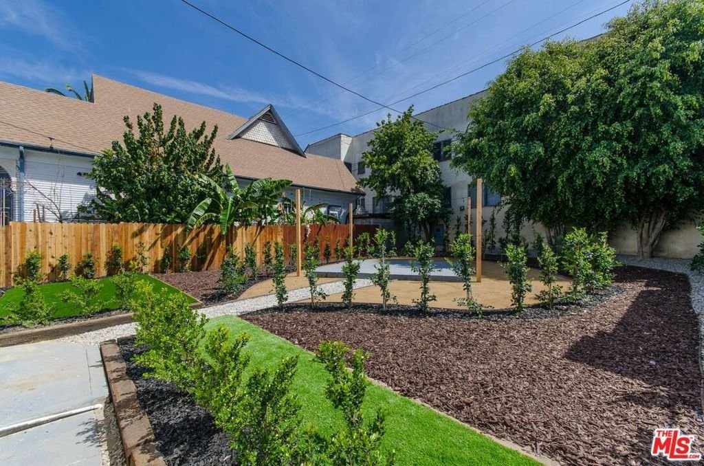 Los Angeles, California, United States 4 - 17014443