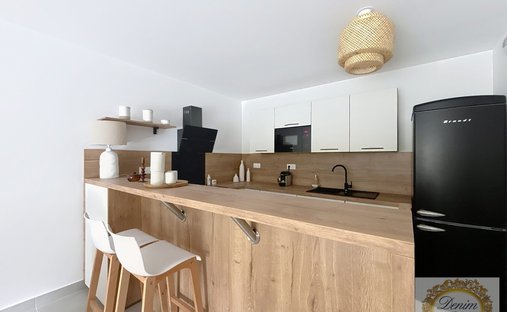 Château 1330 M² Sur 13 Ha Proximité Nimes