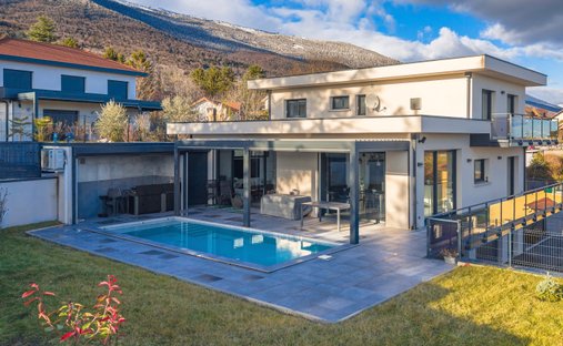 House in Thoiry, Auvergne-Rhône-Alpes, France 1