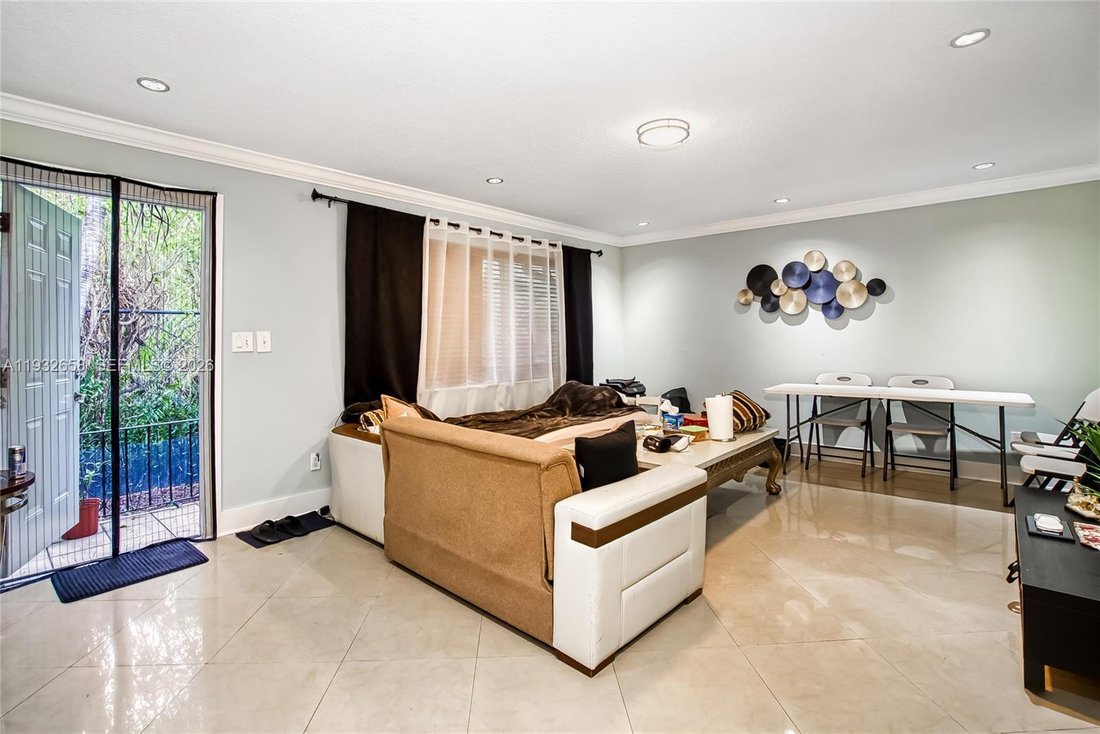 Hallandale Beach, Florida, United States 3 - 17014265