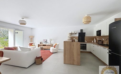 Château 1330 M² Sur 13 Ha Proximité Nimes