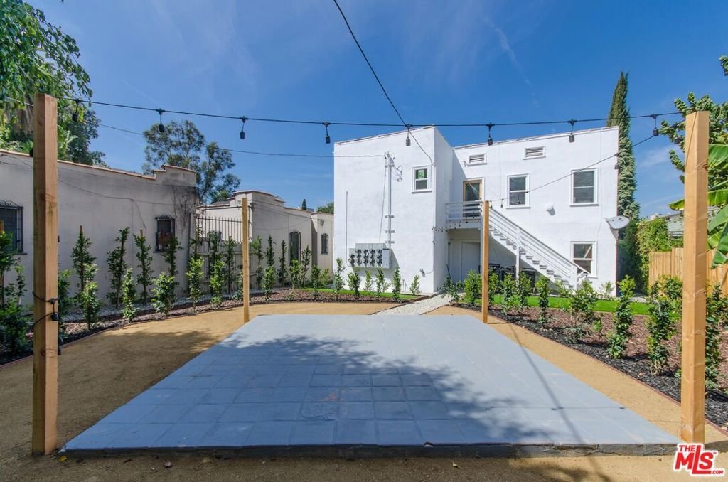 Los Angeles, California, United States 1 - 17014443
