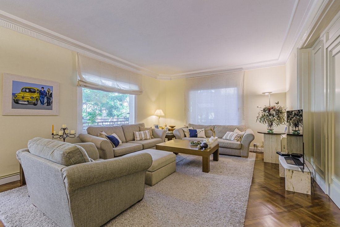 Apartment in Sarrià-Sant Gervasi, Barcelona, Spain 4 - 15124244