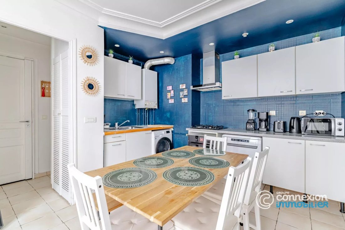 Apartment in Montmartre, Paris 18e Arrondissement, Paris 4 - 17011034