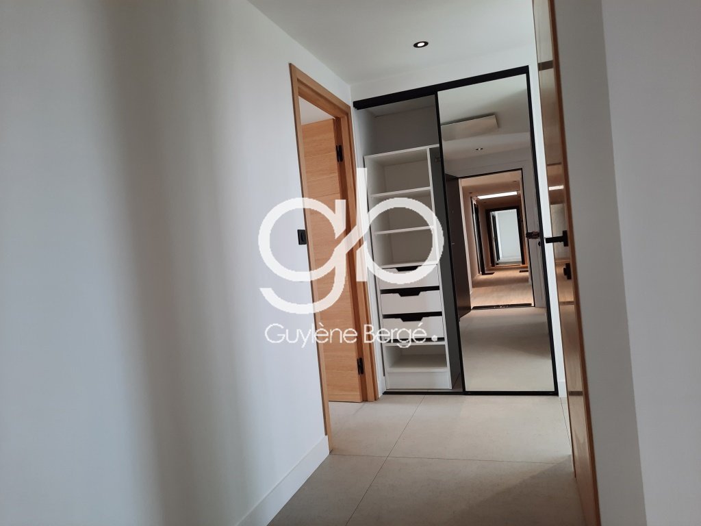 Apartment in Centre Ville, Castries, France 4 - 17011612