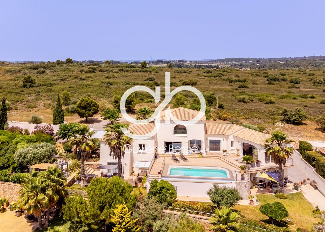 Villa in Bouzigues, Occitania, France 3 - 17010661