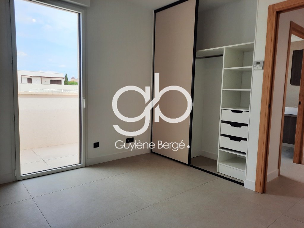 Apartment in Centre Ville, Castries, France 2 - 17011612